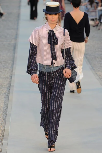 Look 23